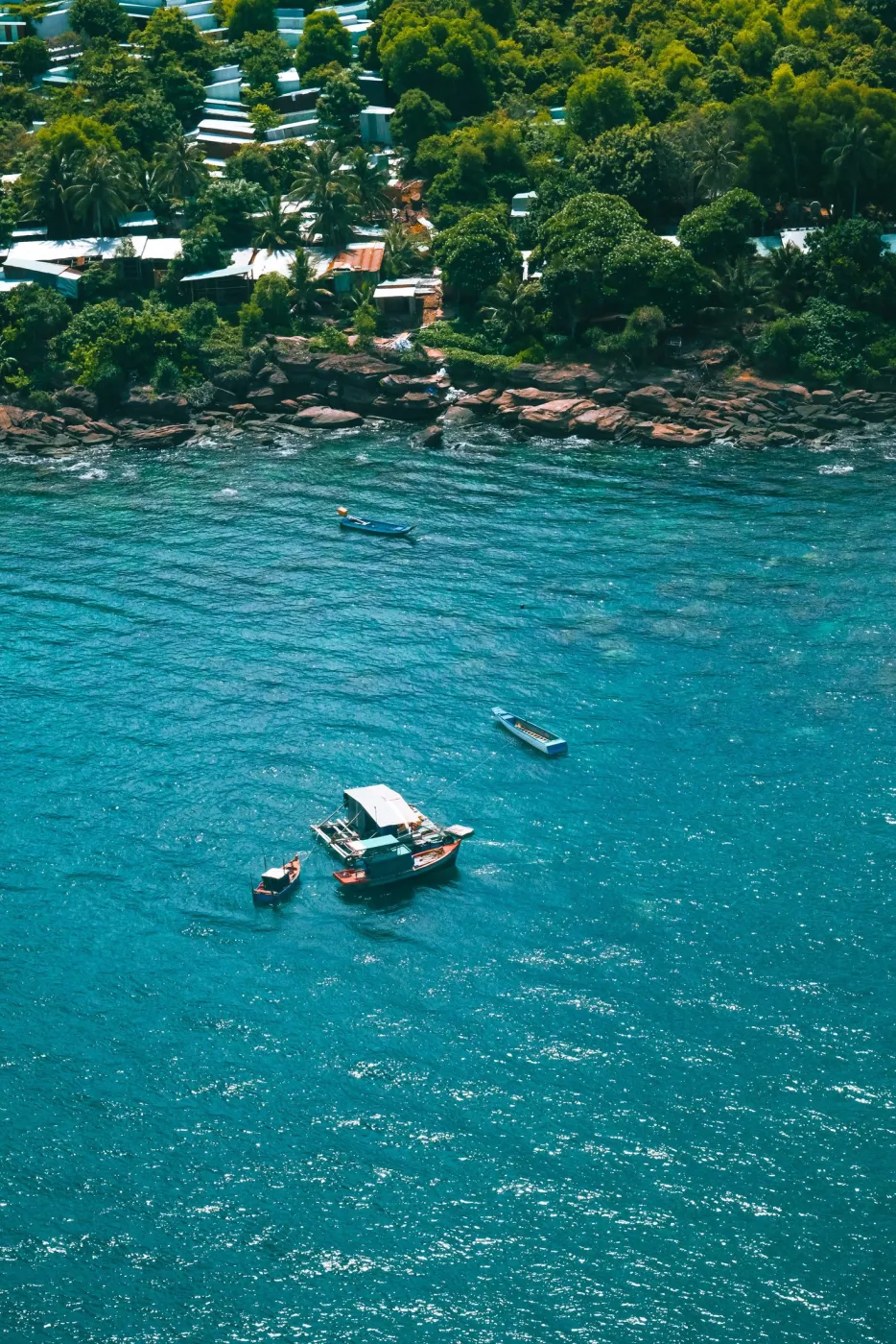 Vòng quanh đảo Hòn Sơn
